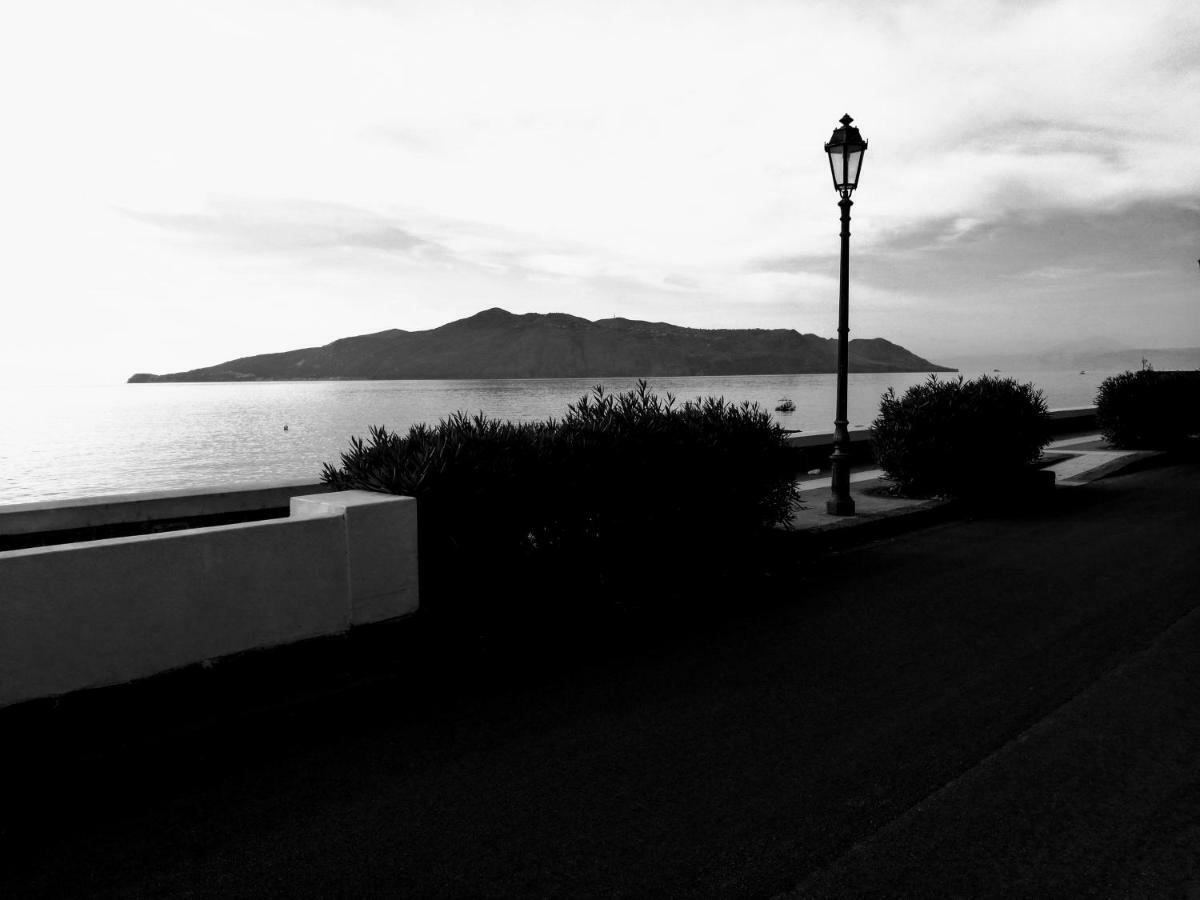 La Casa Di Via Lungomare Villa Santa Marina Salina Eksteriør bilde